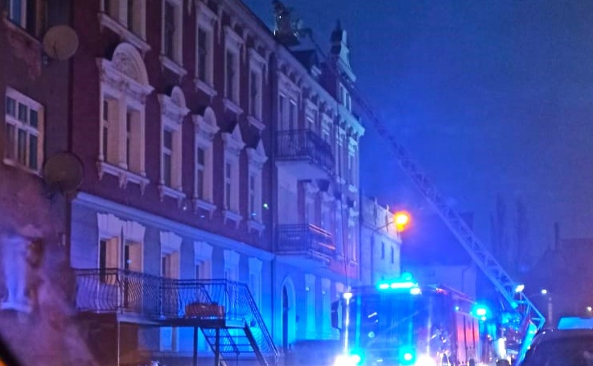 Poranna akcja strażaków na Mariańskiej - Serwis informacyjny z Raciborza - naszraciborz.pl