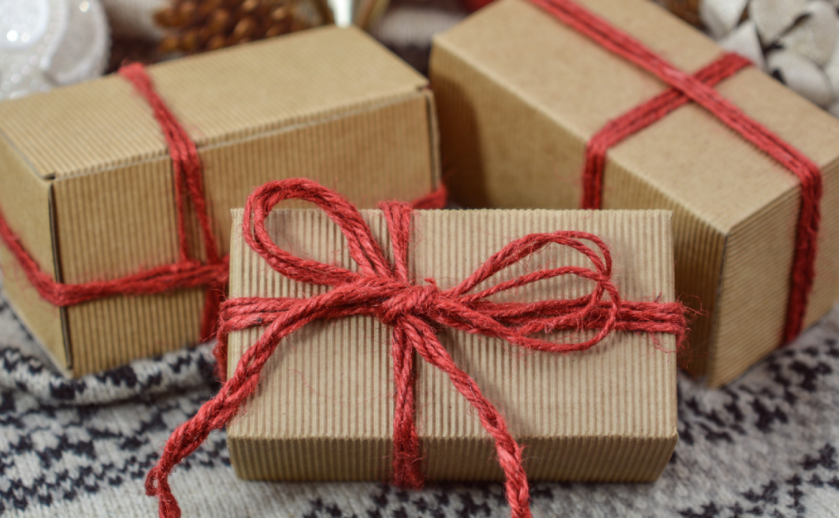 Przewodnik prezentowy dla najbliższych: Jak wybrać idealny upominek? - Serwis informacyjny z Raciborza - naszraciborz.pl