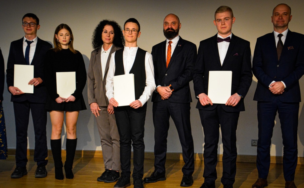 Stypendyści premiera odebrali w Raciborzu dyplomy - Serwis informacyjny z Raciborza - naszraciborz.pl