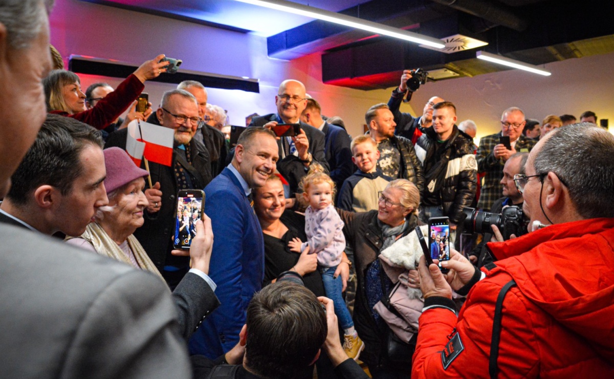 Tu jest Polska! Karol Nawrocki, prezes IPN i kandydat na urząd Prezydenta RP, odwiedził Racibórz - Serwis informacyjny z Raciborza - naszraciborz.pl