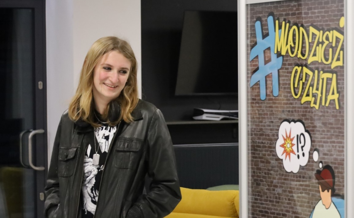 #młodzieżczyta. Na Stacji Młodych otwarto wystawę plakatów - Serwis informacyjny z Raciborza - naszraciborz.pl