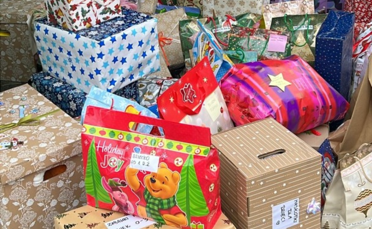 Podaj prezent – wyjątkowa akcja na raciborskim Rynku - Serwis informacyjny z Raciborza - naszraciborz.pl