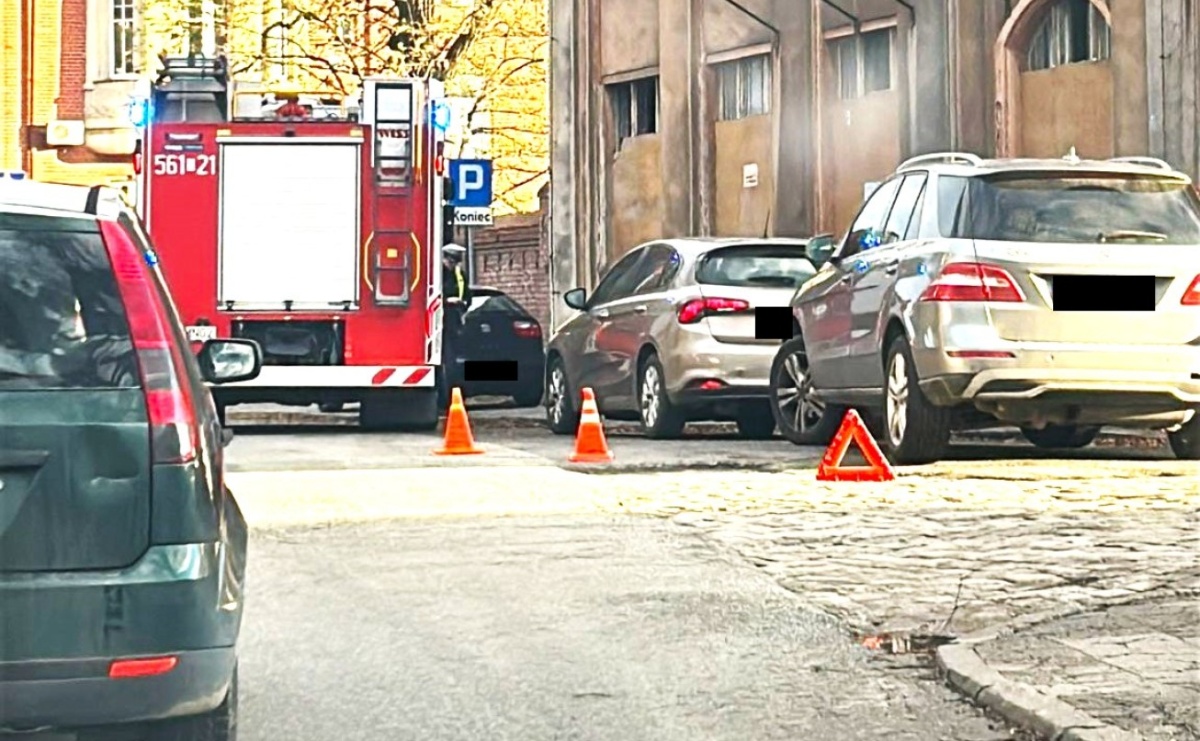 Mercedes wjechał w tył fiata na Piaskowej - Serwis informacyjny z Raciborza - naszraciborz.pl