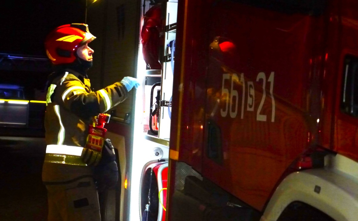 Strażacka akcja przy Sadowej w Nędzy [FOTO] - Serwis informacyjny z Raciborza - naszraciborz.pl