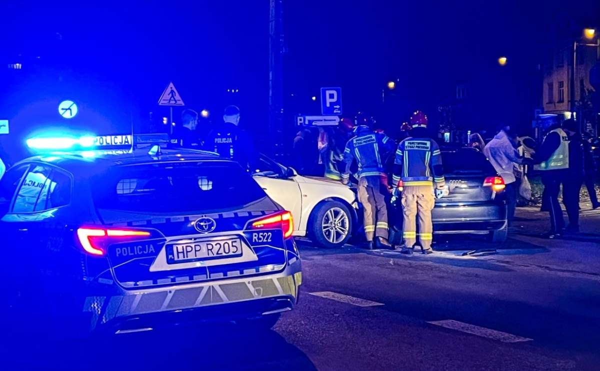 Kolizja na skrzyżowaniu Jana i Armii Krajowej: Straty oszacowano na 30 tys. zł - Serwis informacyjny z Raciborza - naszraciborz.pl