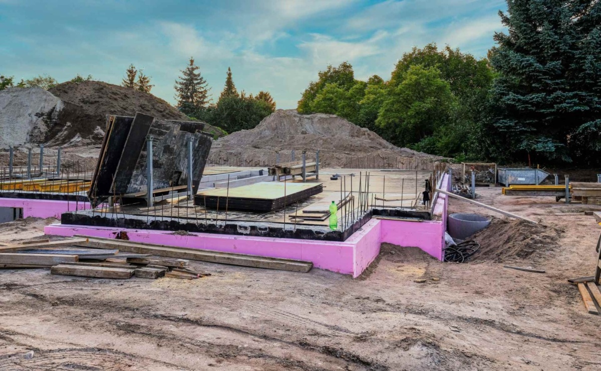 Dlaczego styrodur sprawdza się w izolacji fundamentów? Analiza właściwości - Serwis informacyjny z Raciborza - naszraciborz.pl