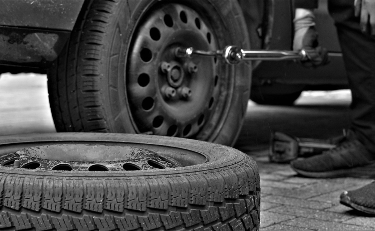 Jak wybrać najlepsze opony zimowe dla swojego samochodu? Praktyczne wskazówki - Serwis informacyjny z Raciborza - naszraciborz.pl