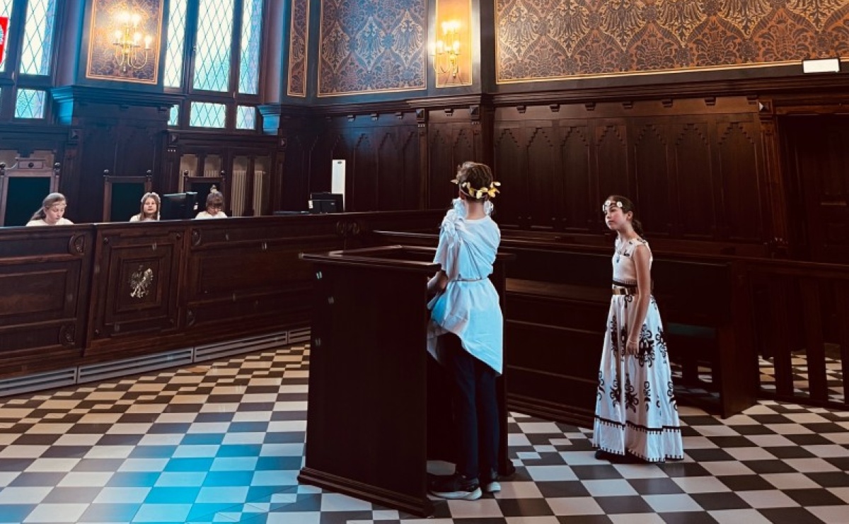 Rozprawa na Olimpie. Uczniowie z SP 1 w sądzie - Serwis informacyjny z Raciborza - naszraciborz.pl