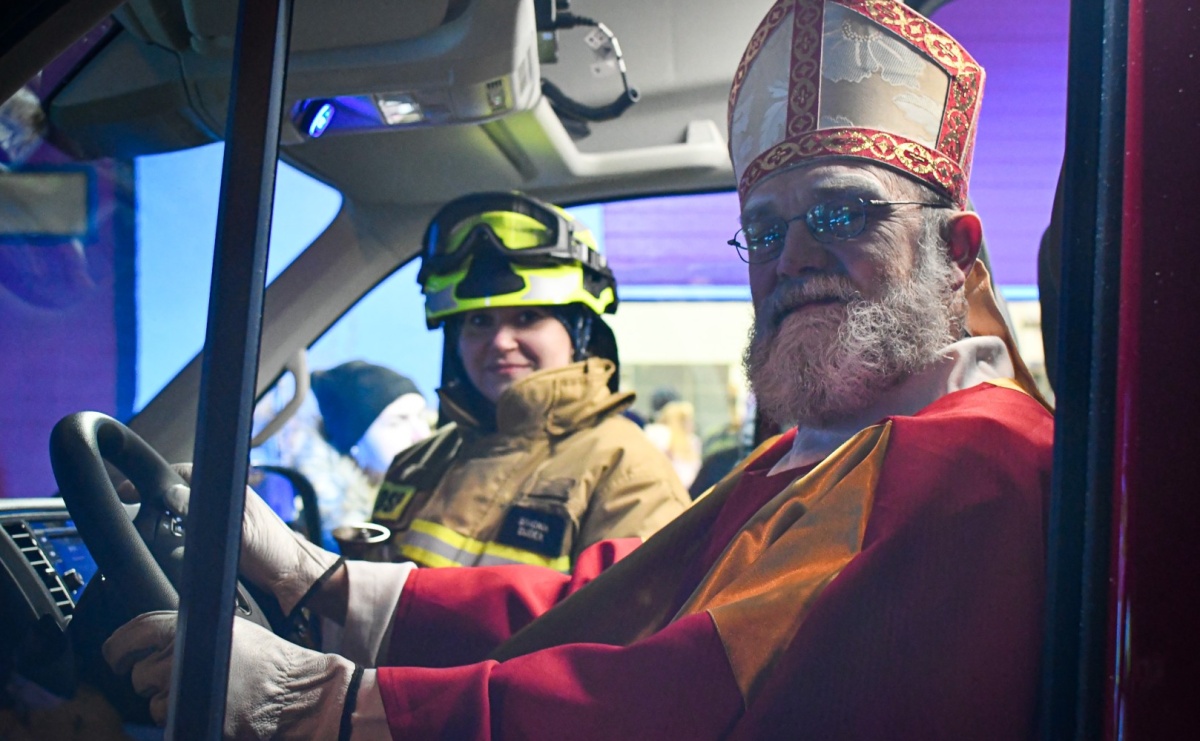 Na świętego Mikołaja ochotnicy z Markowic dostali wóz strażacki [FOTO i WIDEO] - Serwis informacyjny z Raciborza - naszraciborz.pl