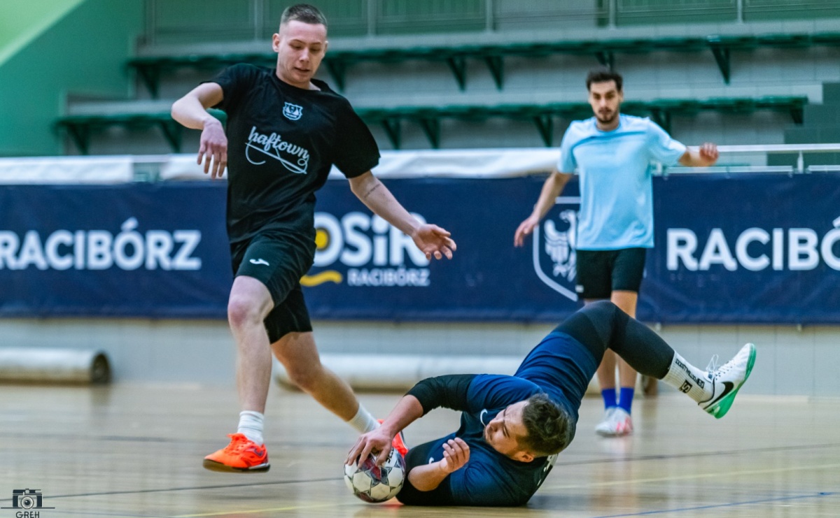 HLPN. Wyrównane pojedynki na parkiecie hali przy Łąkowej [FOTO] - Serwis informacyjny z Raciborza - naszraciborz.pl
