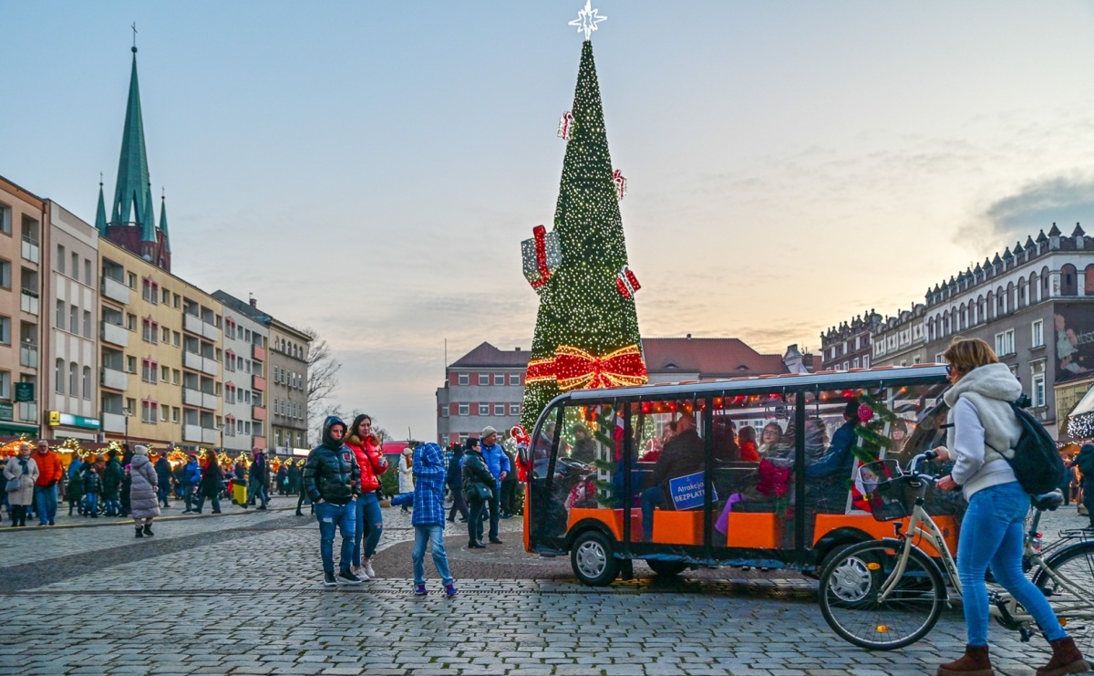 Kolędobusik na raciborskim jarmarku - Serwis informacyjny z Raciborza - naszraciborz.pl