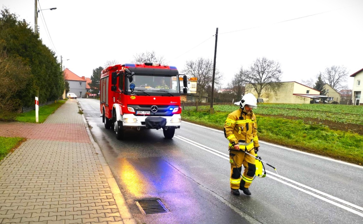 Plama oleju na DK 45 - Serwis informacyjny z Raciborza - naszraciborz.pl