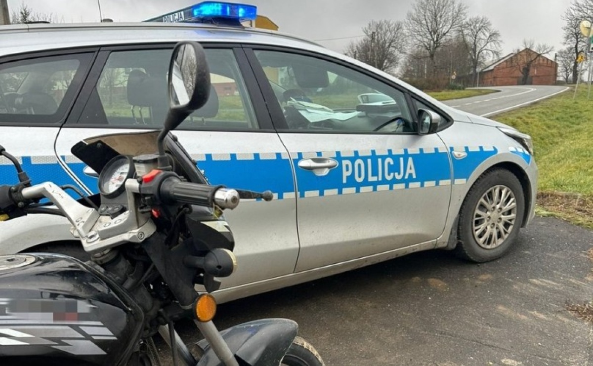 Starszy mężczyzna pijany w sztok kierował motorowerem - Serwis informacyjny z Raciborza - naszraciborz.pl