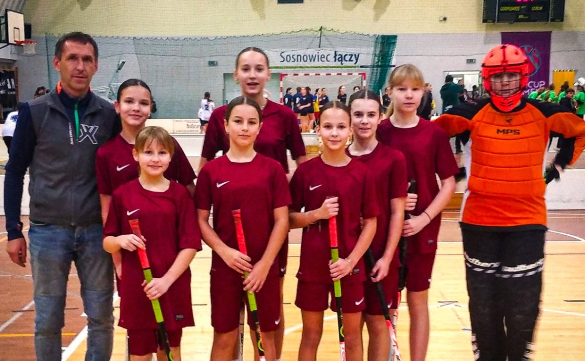 Wojewódzkie Mistrzostwa Śląska Igrzysk Dzieci w Unihokeju Dziewcząt. Triumf Tworkowa - Serwis informacyjny z Raciborza - naszraciborz.pl