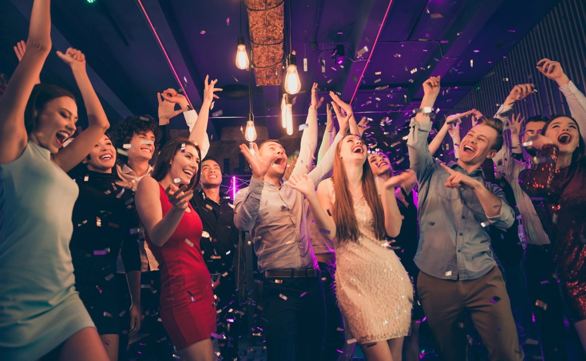 Studniówka jak z bajki – jak zaplanować, udekorować i dobrze się bawić - Serwis informacyjny z Raciborza - naszraciborz.pl