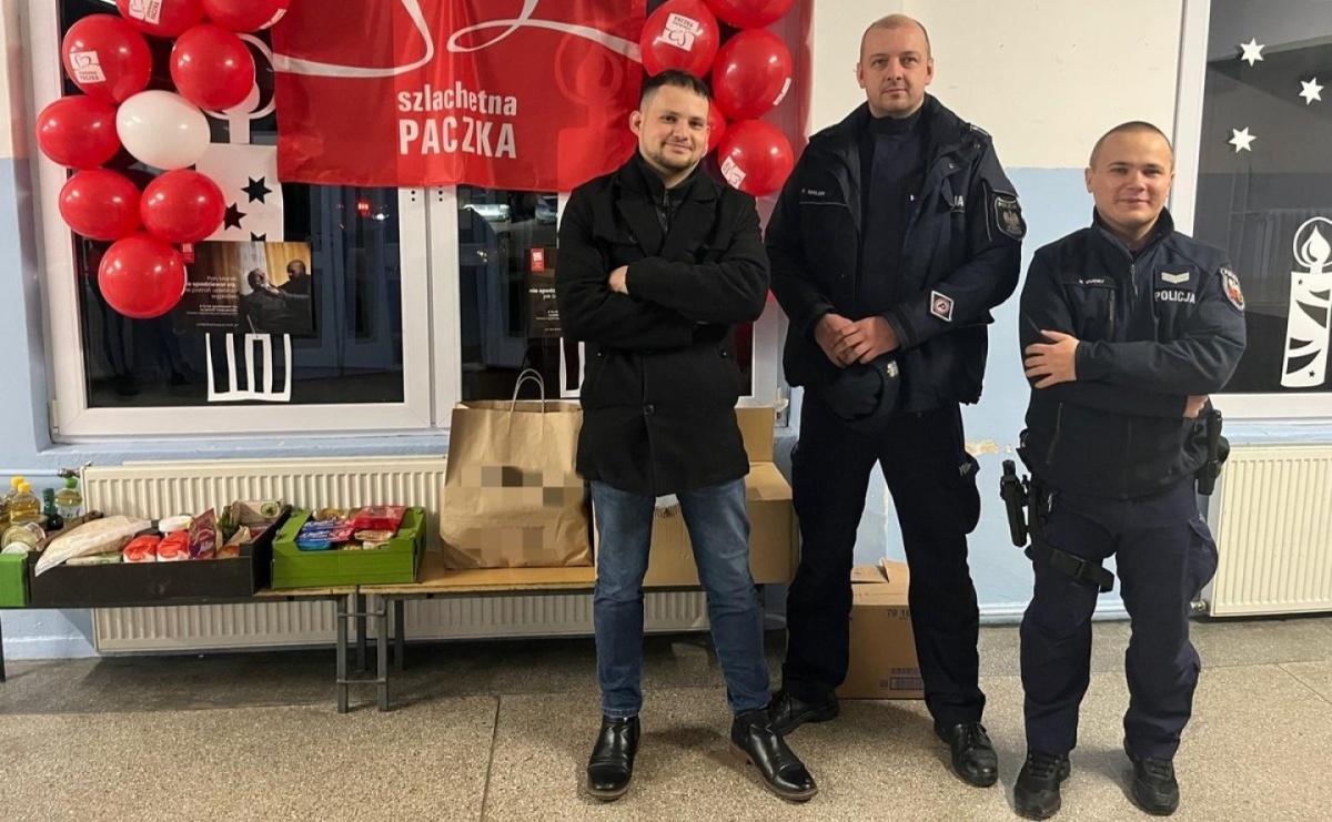 Szlachetna Paczka od policjantów z Krzyżanowic - Serwis informacyjny z Raciborza - naszraciborz.pl