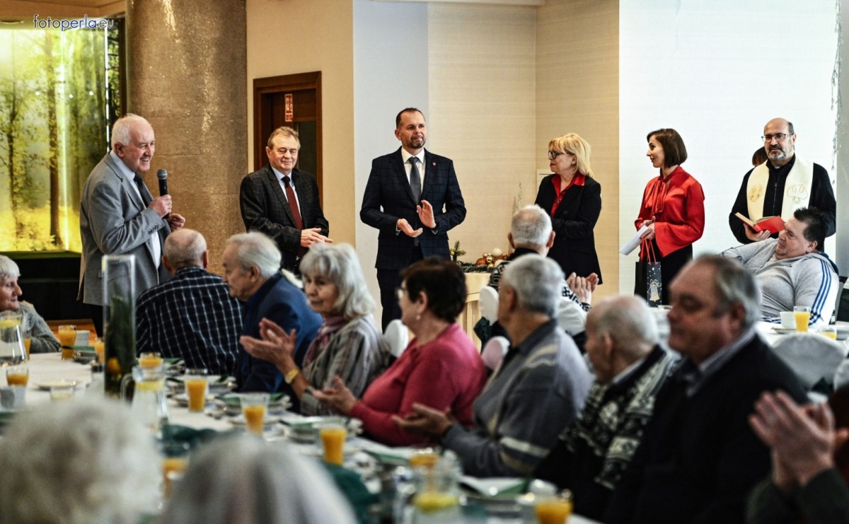 Wigilia dla samotnych i potrzebujących mieszkańców gminy Krzanowice - Serwis informacyjny z Raciborza - naszraciborz.pl