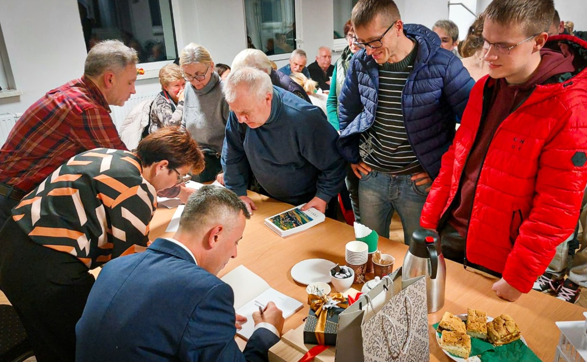 Krowiarki – zarys historii wioski i mieszkańców – spotkanie autorskie z dr. Łukaszem Kąsiem - Serwis informacyjny z Raciborza - naszraciborz.pl