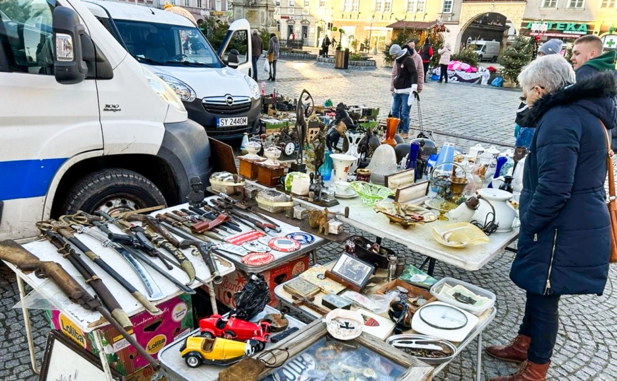Ostatni tegoroczny targ staroci w Raciborzu - Serwis informacyjny z Raciborza - naszraciborz.pl