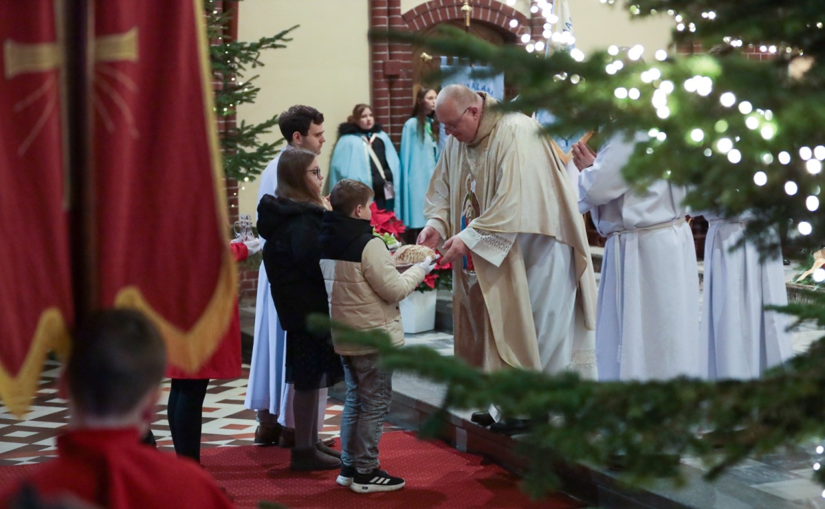 Pasterka w Starej Wsi: Wspólne świętowanie w kościele św. Mikołaja - Serwis informacyjny z Raciborza - naszraciborz.pl