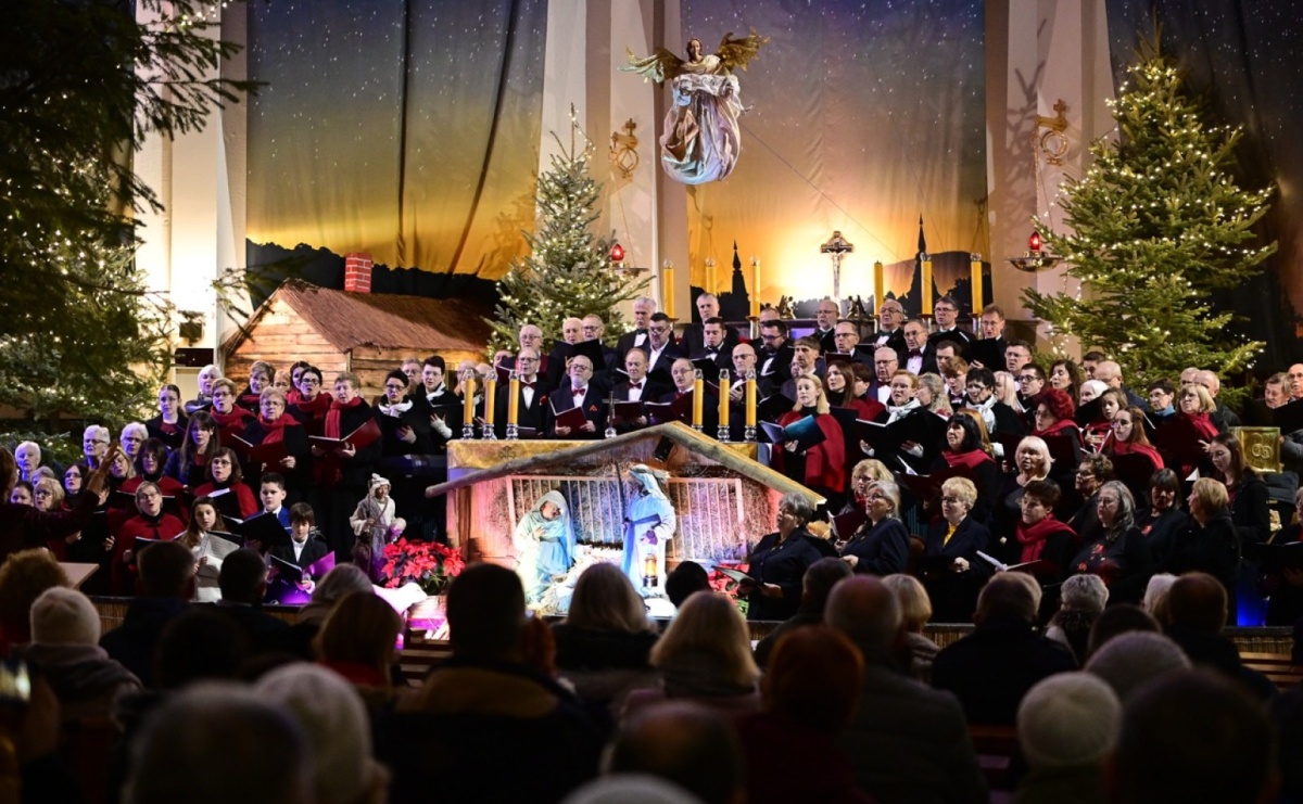 Wieczór Kolęd i Pastorałek w Raciborzu – przepiękny koncert w okrąglaku w świątecznej atmosferze - Serwis informacyjny z Raciborza - naszraciborz.pl