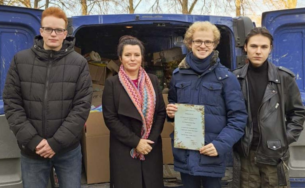 Młodzieżowa Rada Miasta przeprowadziła świąteczną zbiórkę darów - Serwis informacyjny z Raciborza - naszraciborz.pl