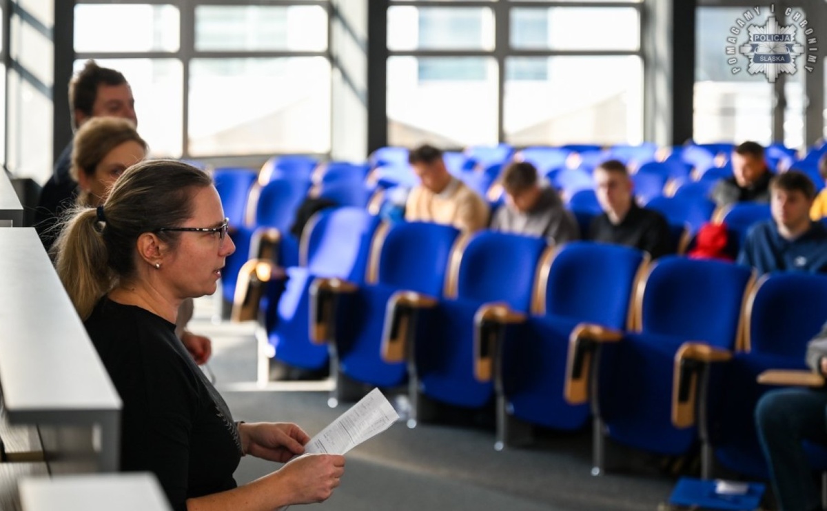 Śląska policja zadowolona z naborów. Ponad dwustu nowych funkcjonariuszy - Serwis informacyjny z Raciborza - naszraciborz.pl