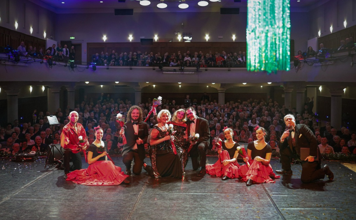 Wielka gala sylwestrowa w RCK. Tak raciborzanie witali nowy rok - Serwis informacyjny z Raciborza - naszraciborz.pl