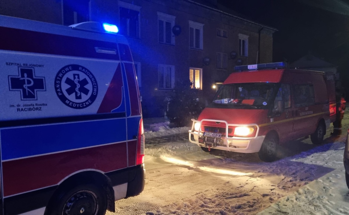 Otwarcie mieszkania w Kuźni Raciborskiej. Lokator potrzebował pomocy - Serwis informacyjny z Raciborza - naszraciborz.pl