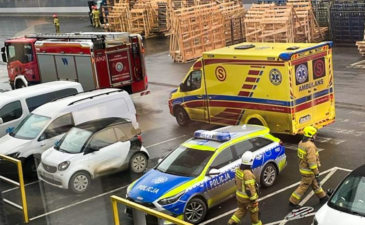 LPR w Kornicach. Pomocy potrzebował pracownik miejscowej fabryki - Serwis informacyjny z Raciborza - naszraciborz.pl