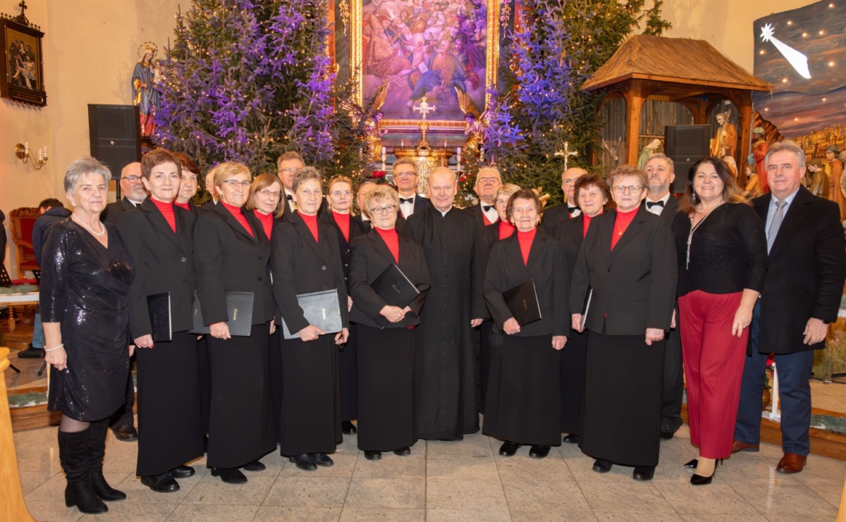 Chór Cantate zaśpiewał w Bieńkowicach - Serwis informacyjny z Raciborza - naszraciborz.pl