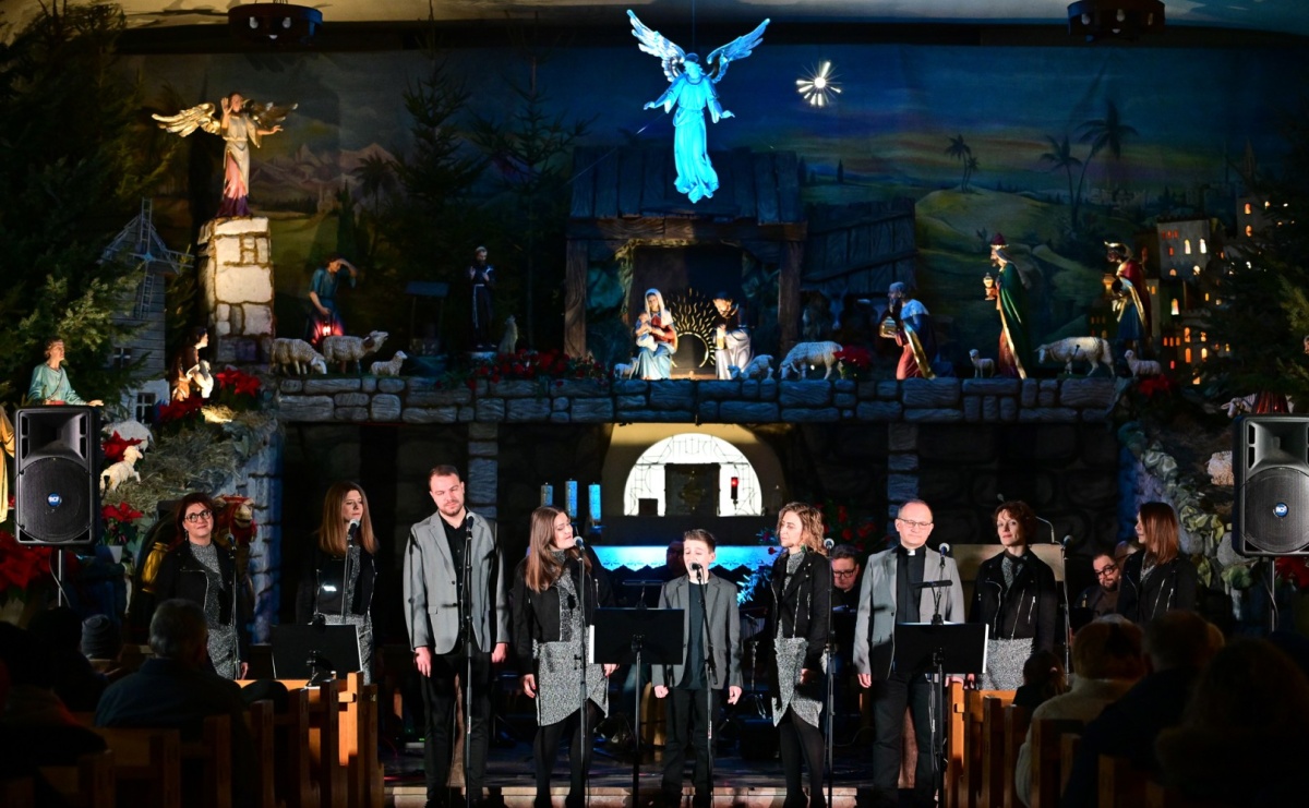 Kolędowanie z zespołem Obdarowani na Płoni - Serwis informacyjny z Raciborza - naszraciborz.pl