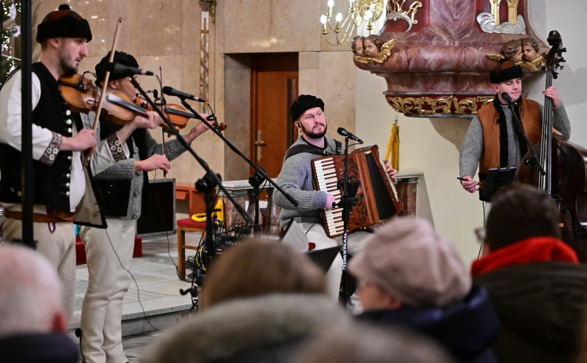 Beskidzcy Zbóje u raciborskiej Pani - Serwis informacyjny z Raciborza - naszraciborz.pl