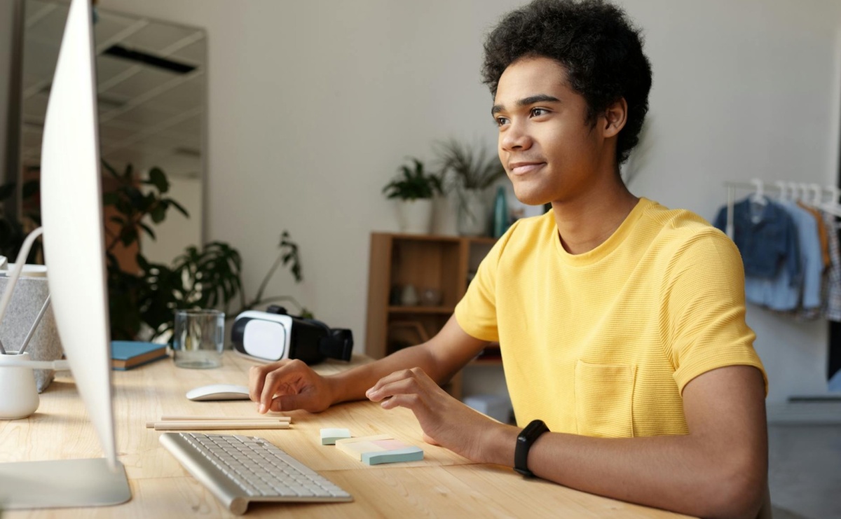 Nie masz czasu na tradycyjne lekcje? Odkryj metody, które zmieniają sposób nauki angielskiego  - Serwis informacyjny z Raciborza - naszraciborz.pl