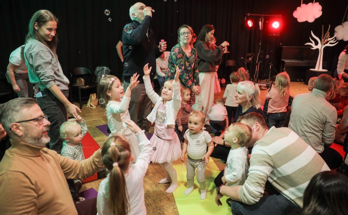 Maluchy w Krainie Dźwięku i Kopciuszek - Serwis informacyjny z Raciborza - naszraciborz.pl