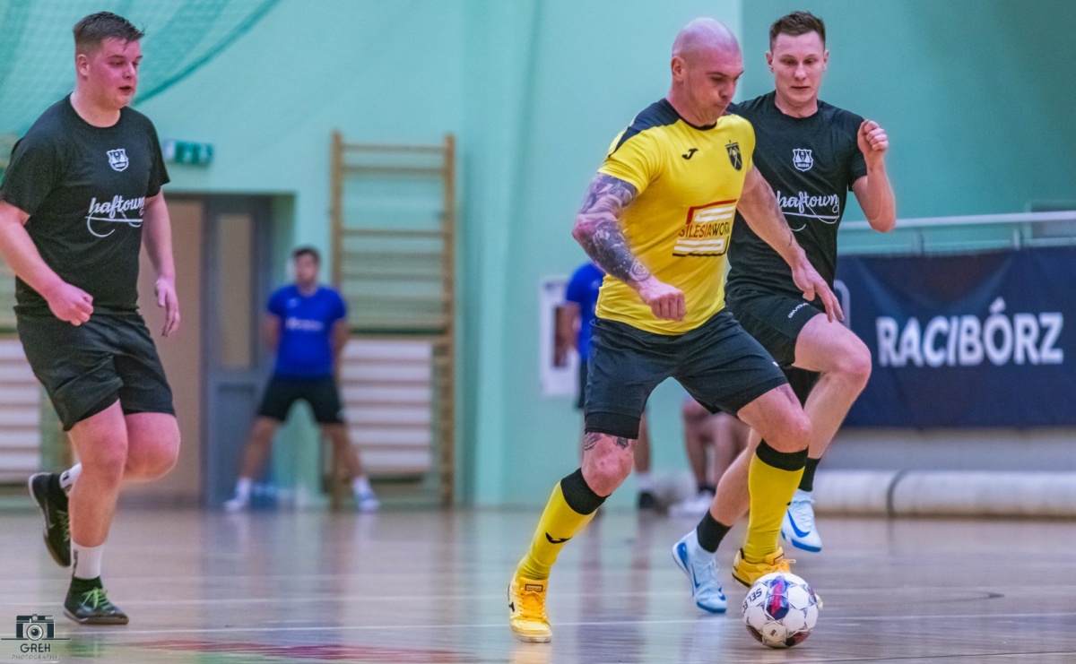 Futsal. Galaktyczni sprzątnęli Bałagan [FOTO] - Serwis informacyjny z Raciborza - naszraciborz.pl