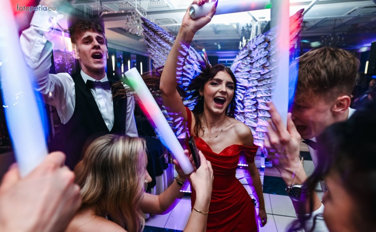 Szampańska zabawa CKZiU nr 1 na studniówce w Rege w Bieńkowicach [FOTO i WIDEO] - Serwis informacyjny z Raciborza - naszraciborz.pl