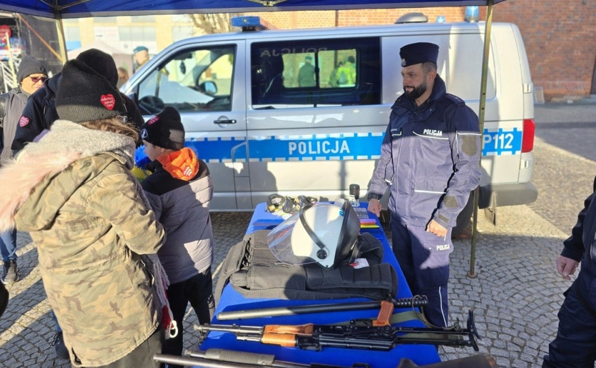 Raciborscy policjanci na 33. Finale WOŚP - Serwis informacyjny z Raciborza - naszraciborz.pl