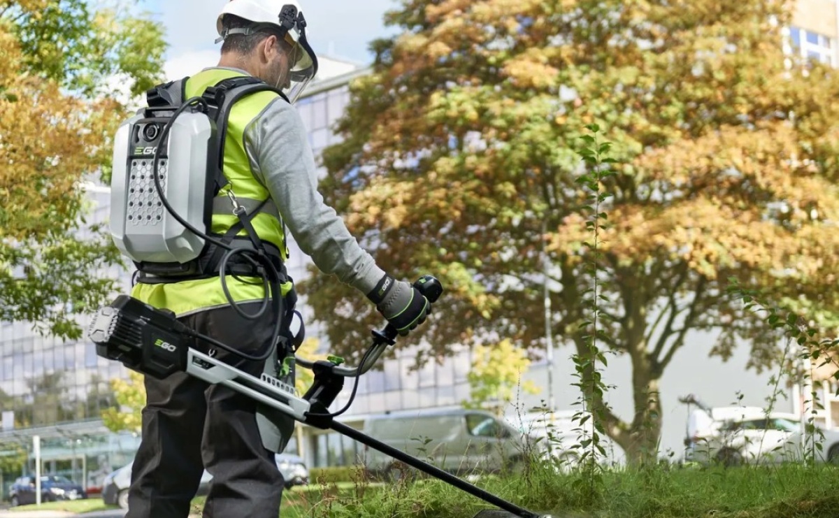 5 powodów, dla których warto postawić na kosę akumulatorową w ogrodzie - Serwis informacyjny z Raciborza - naszraciborz.pl