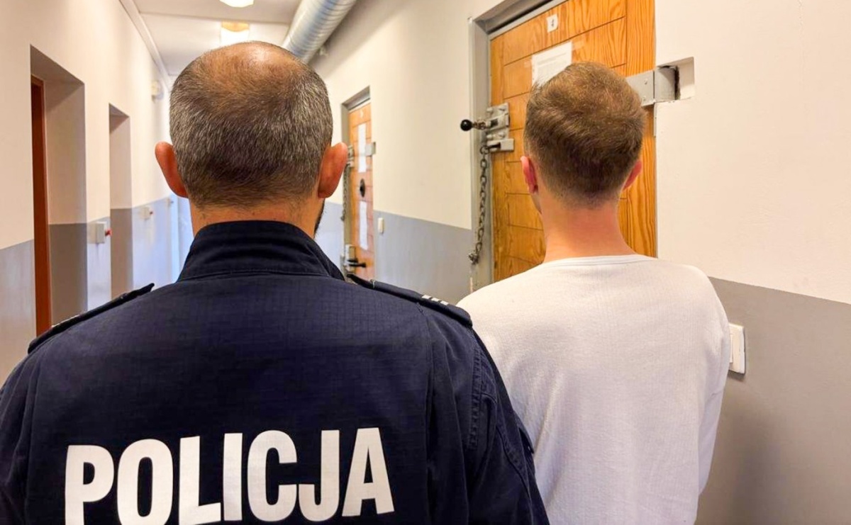 Zarzuty dla dwóch 19-latków. Okradali samochody, mieli przy sobie narkotyki - Serwis informacyjny z Raciborza - naszraciborz.pl