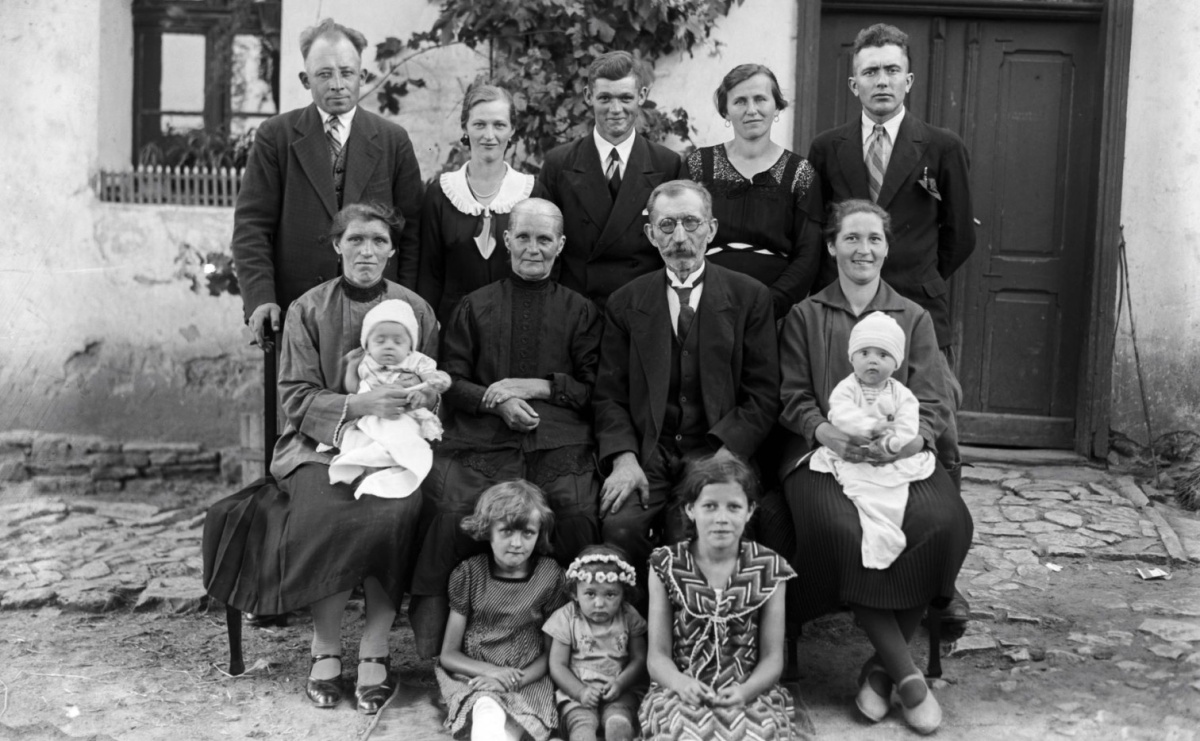 Sąsiedzi. Od narodzin aż po śmierć. Nowa wystawa w Muzeum - Serwis informacyjny z Raciborza - naszraciborz.pl