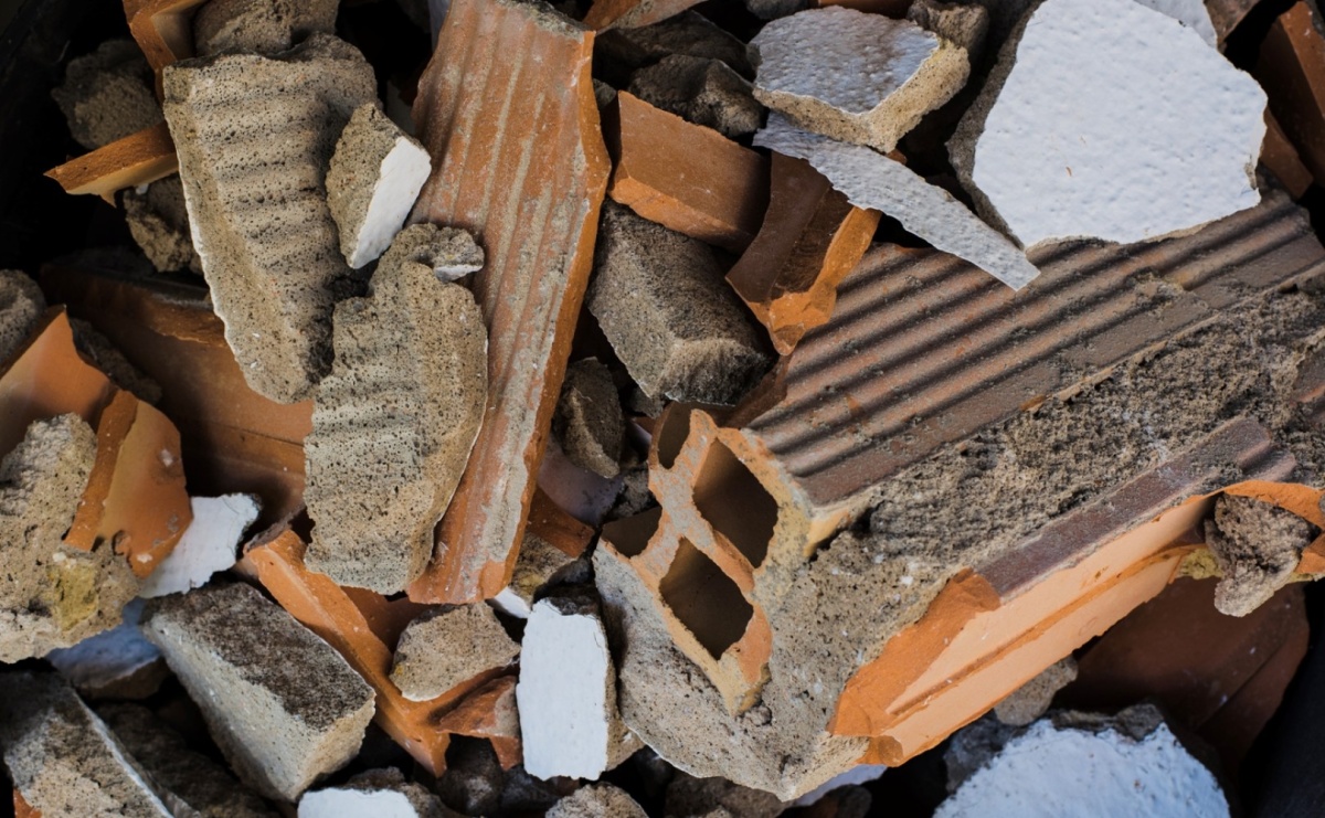 Jak szybko i tanio zorganizować wywóz gruzu po remoncie? - Serwis informacyjny z Raciborza - naszraciborz.pl