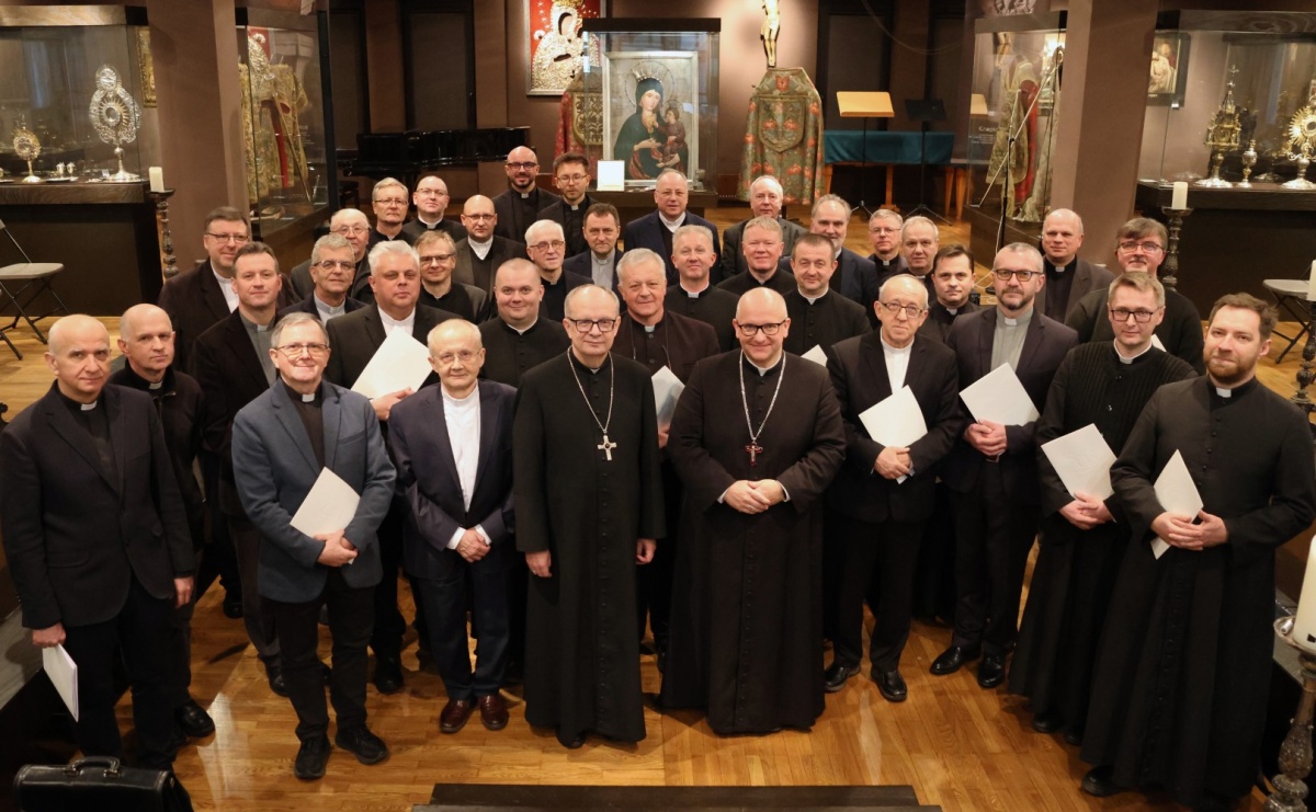 Biskup opolski mianował księży dziekanów na nową kadencję - Serwis informacyjny z Raciborza - naszraciborz.pl
