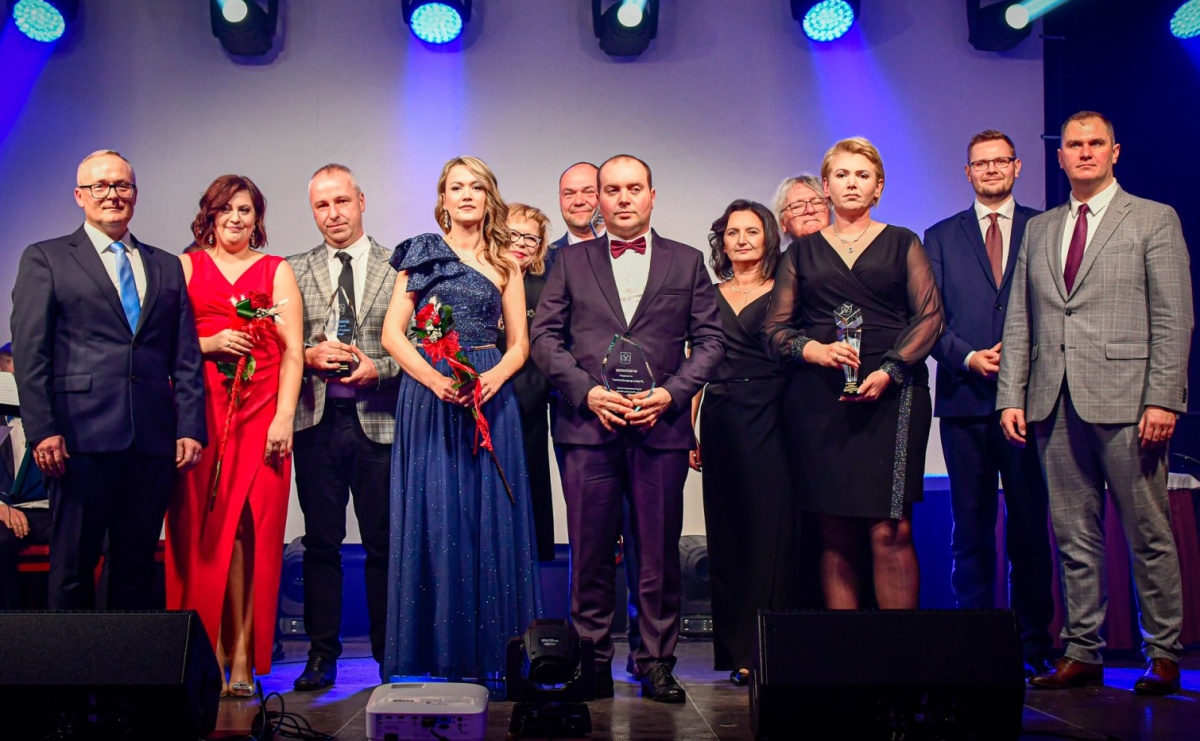 Gala Przedsiębiorczości w Pietrowicach Wielkich. Statuetki dla lokalnych liderów biznesu - Serwis informacyjny z Raciborza - naszraciborz.pl