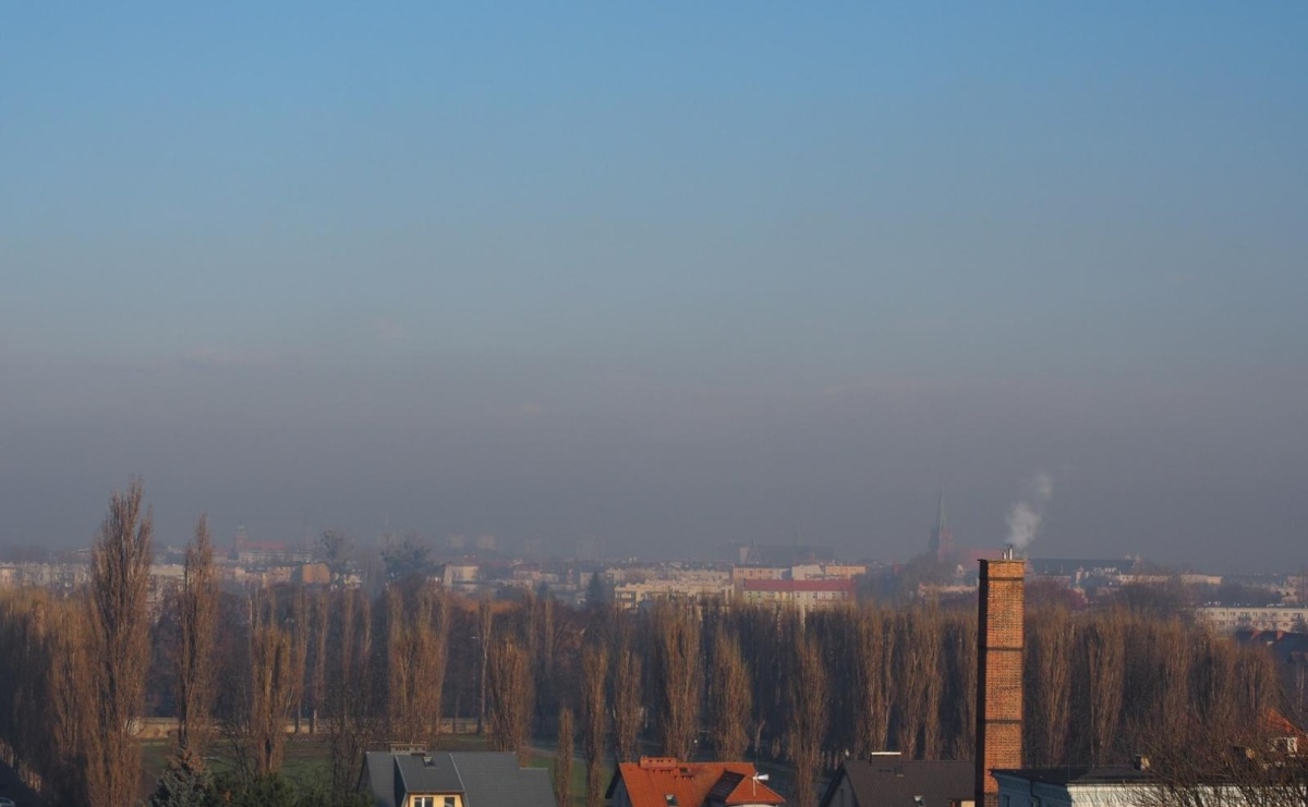 Służby ostrzegają przed złą jakością powietrza - Serwis informacyjny z Raciborza - naszraciborz.pl
