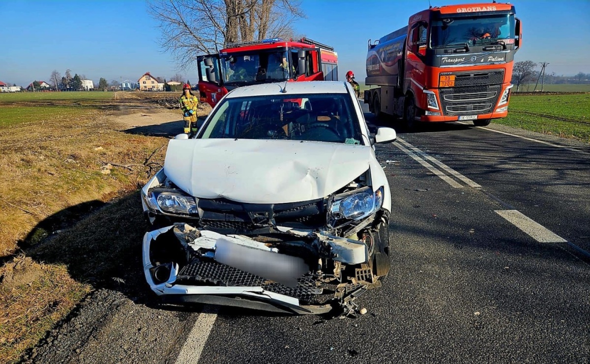 Jazda na zderzaku zakończona kolizją - Serwis informacyjny z Raciborza - naszraciborz.pl