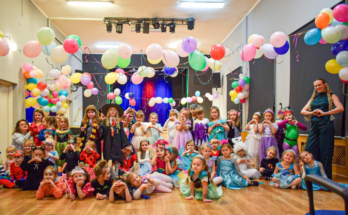 Bal karnawałowy w MDK pełen radości i kolorowych strojów - Serwis informacyjny z Raciborza - naszraciborz.pl