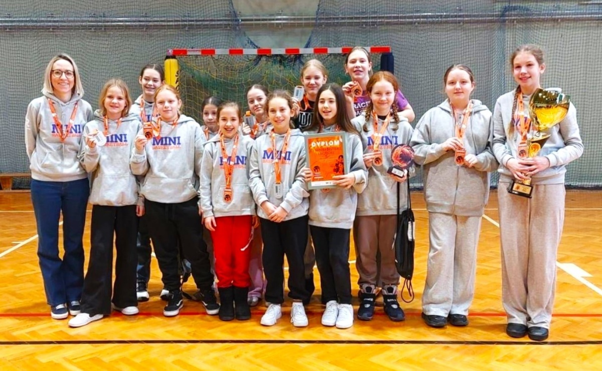 Zdecydował jeden punkt. KS Minibasketball Racibórz na drugim miejscu Bochnia Cup 2025 - Serwis informacyjny z Raciborza - naszraciborz.pl