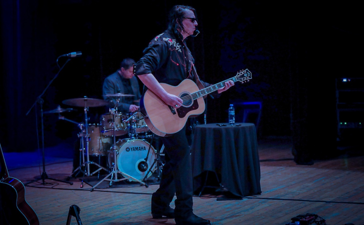 Maciej Maleńczuk w Raciborzu – charyzmatyczny koncert pełen emocji - Serwis informacyjny z Raciborza - naszraciborz.pl