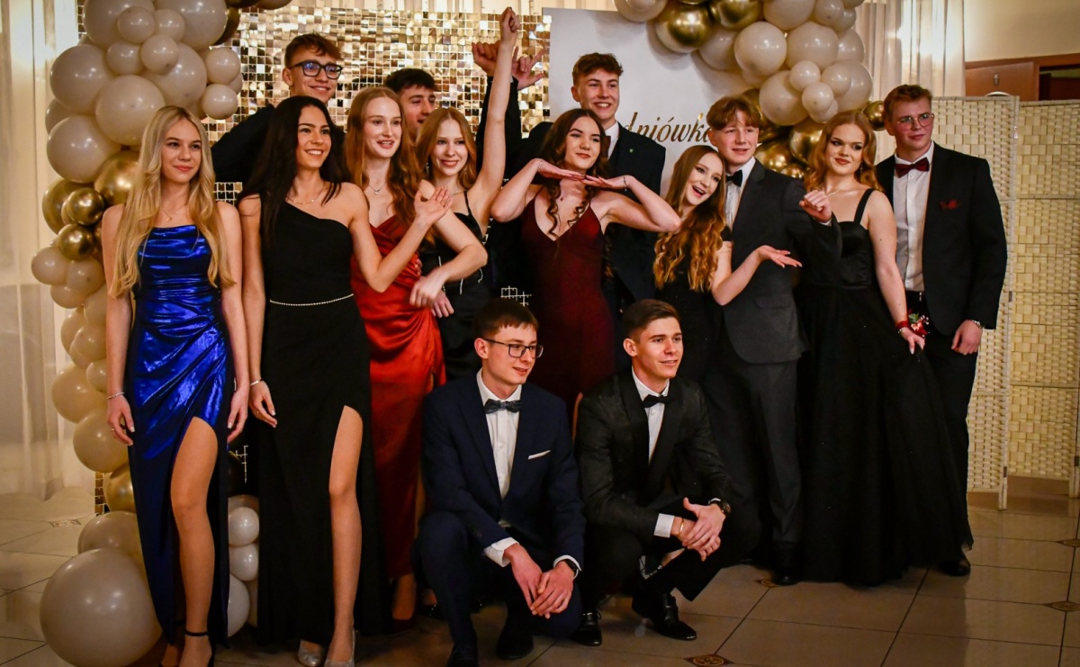Wielki bal studniówkowy ZSO nr 1 - I LO i Liceum Sztuk Plastycznych [FOTO i WIDEO] - Serwis informacyjny z Raciborza - naszraciborz.pl